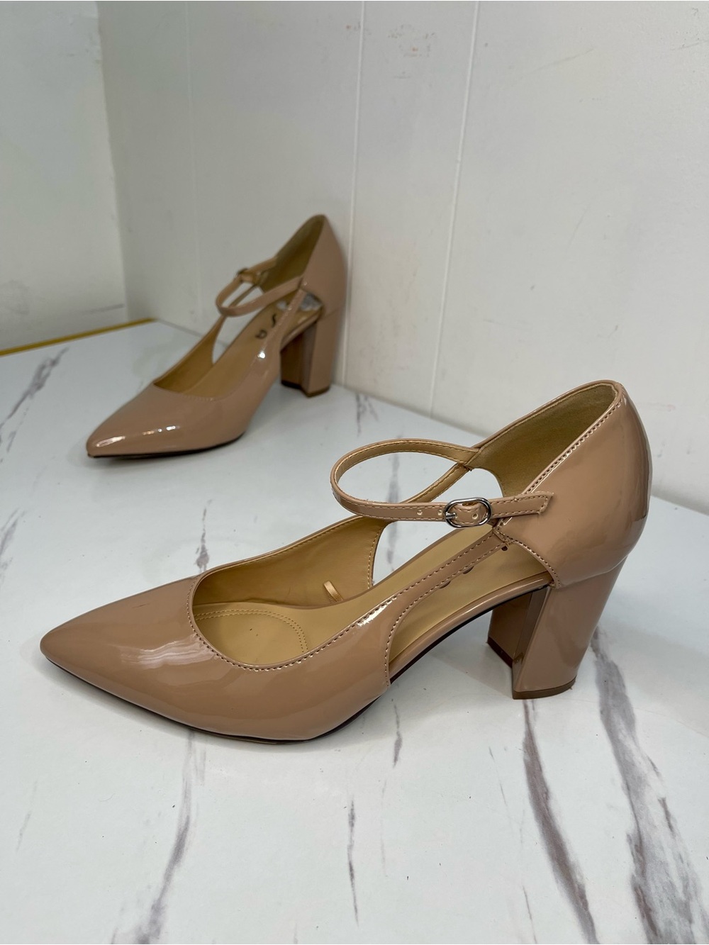 Unisa Milago Mary JaneBlock Heel Pump 11M Nude Patent Coquette